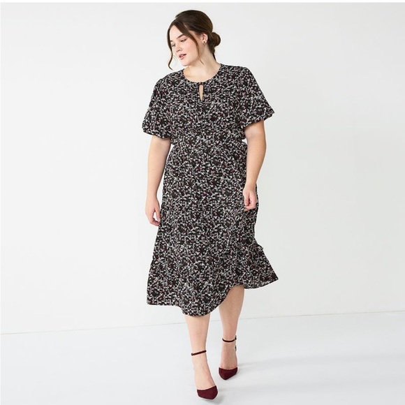 Draper James Dresses & Skirts - Draper James RSVP dainty all over floral elbow sleeve tiered midi dress